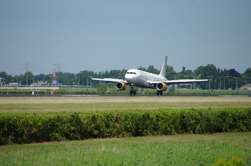 MJV_7783_Vueling_EC-KRH_Airbus A320.JPG